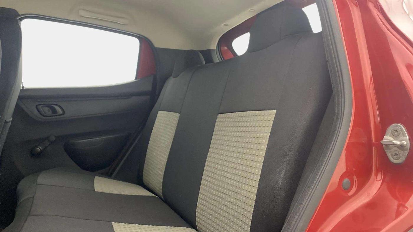 2016 Renault Kwid RXT 0.8, Petrol, Manual, 49,981 km, Right Side Rear Door Cabin