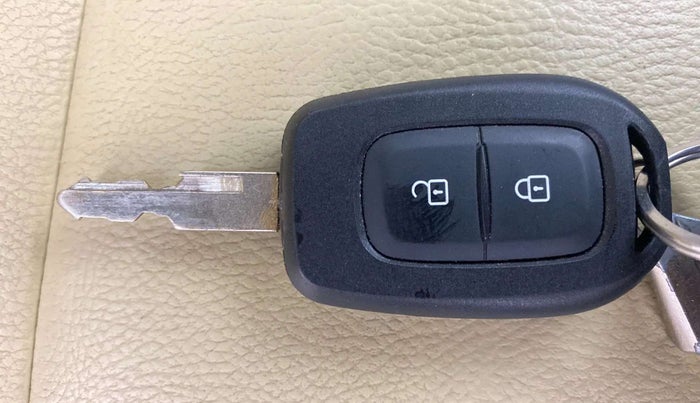 2017 Renault Kwid RXT 1.0, Petrol, Manual, 54,335 km, Key Close Up
