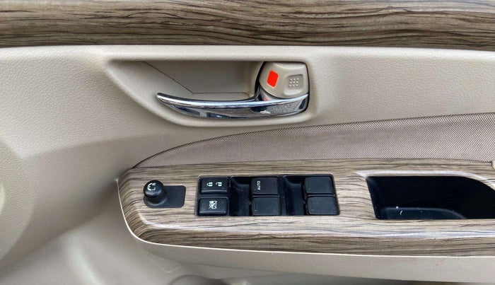 2019 Maruti Ciaz DELTA AT 1.5 SHVS PETROL, Petrol, Automatic, 47,022 km, Driver Side Door Panels Control