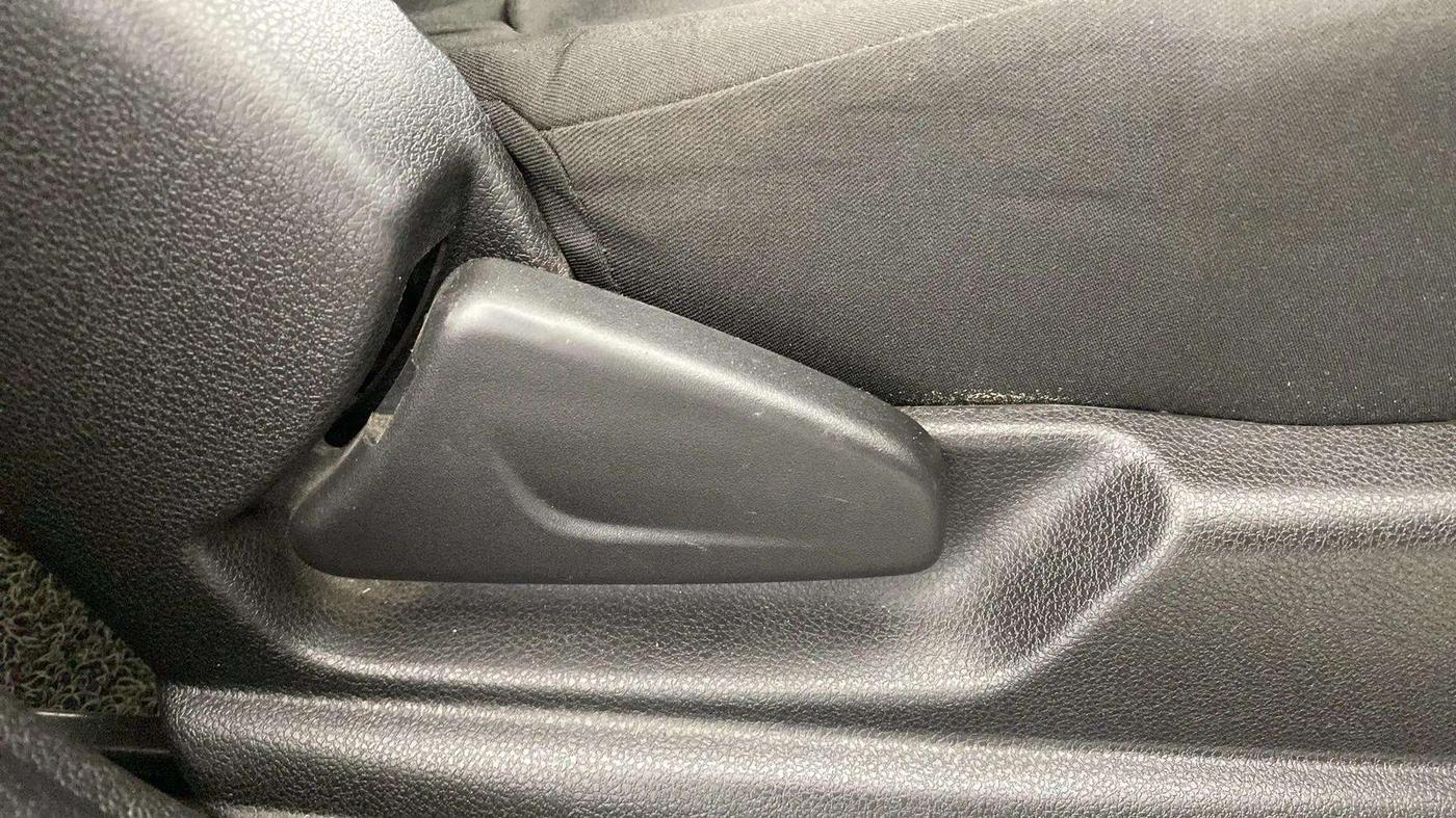 2017 Renault Kwid RXL 1.0 AMT, Petrol, Automatic, 49,946 km, Driver Side Adjustment Panel