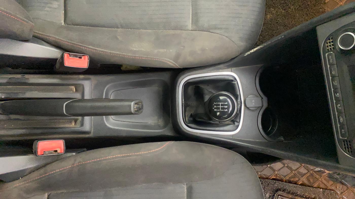 2019 Volkswagen Polo HIGHLINE PLUS 1.0 16 ALLOY, Petrol, Manual, 70,490 km, Gear Lever