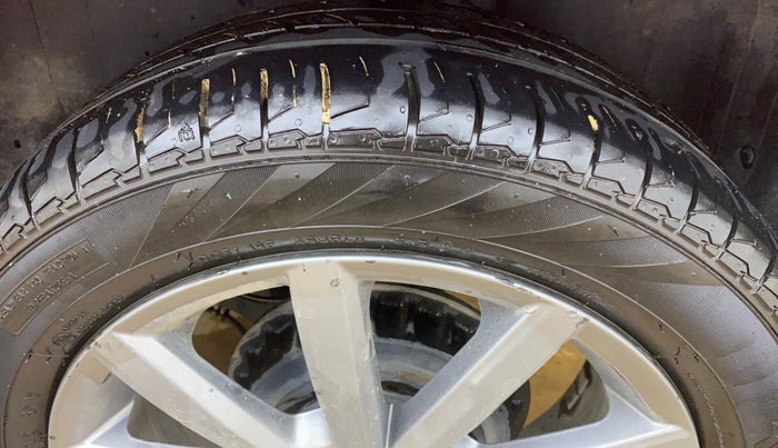 2019 Volkswagen Polo HIGHLINE PLUS 1.0, Petrol, Manual, 70,490 km, Left Rear Tyre Tread