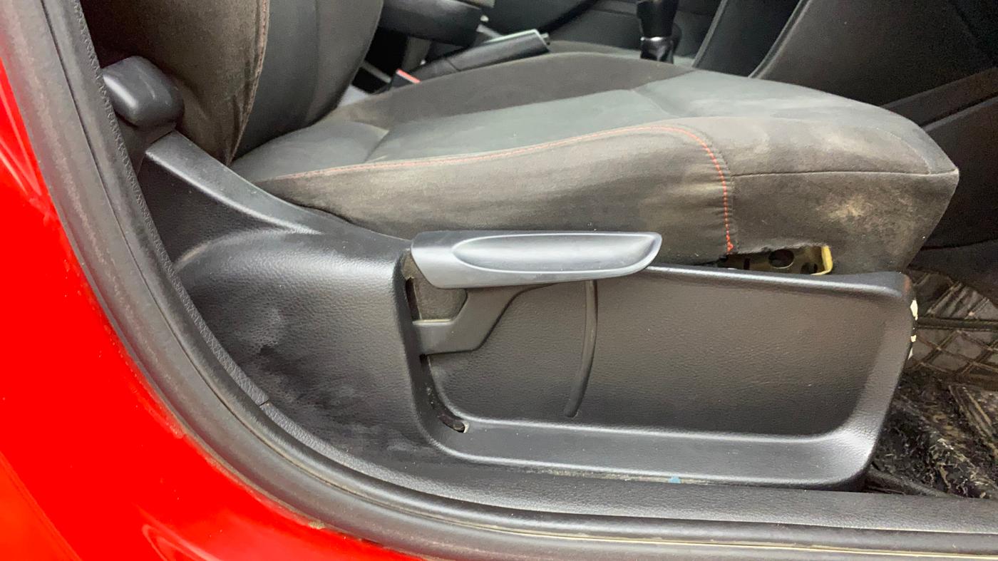 2019 Volkswagen Polo HIGHLINE PLUS 1.0 16 ALLOY, Petrol, Manual, 70,490 km, Driver Side Adjustment Panel