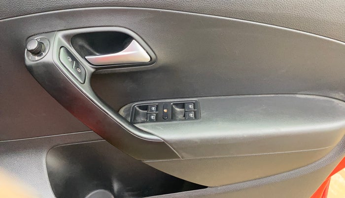 2019 Volkswagen Polo HIGHLINE PLUS 1.0, Petrol, Manual, 70,490 km, Driver Side Door Panels Control