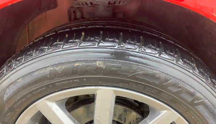 2019 Volkswagen Polo HIGHLINE PLUS 1.0, Petrol, Manual, 70,490 km, Right Front Tyre Tread