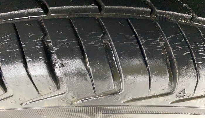 2018 Renault Kwid CLIMBER 1.0 AMT, Petrol, Automatic, 40,613 km, Left Rear Tyre Tread