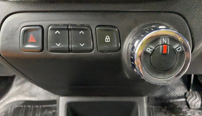 2018 Renault Kwid CLIMBER 1.0 AMT, Petrol, Automatic, 40,613 km, Gear Lever