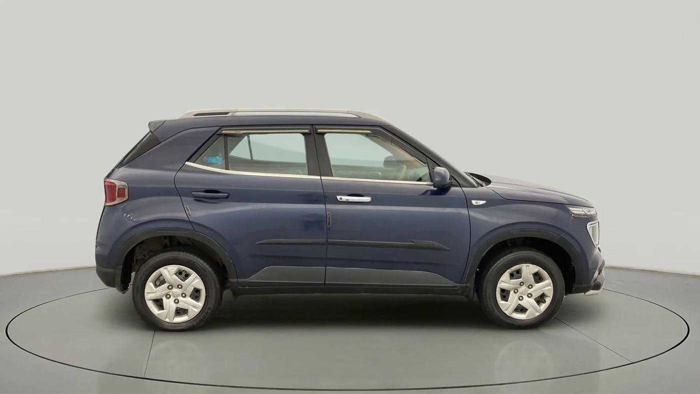 2019 Hyundai VENUE S 1.2, Petrol, Manual, 29,398 km, Right Side View
