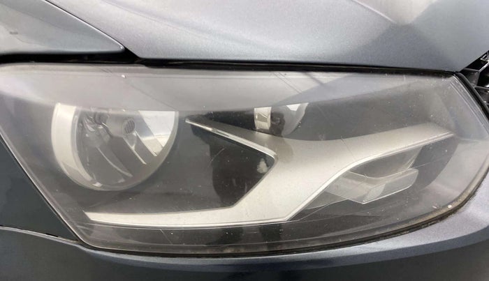 2017 Volkswagen Polo HIGHLINE1.2L, Petrol, Manual, 84,315 km, Right headlight - Clamp has minor damage