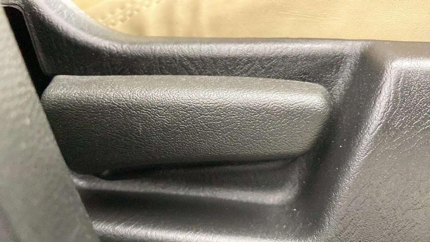 2022 Maruti Alto VXI, Petrol, Manual, 8,554 km, Driver Side Adjustment Panel