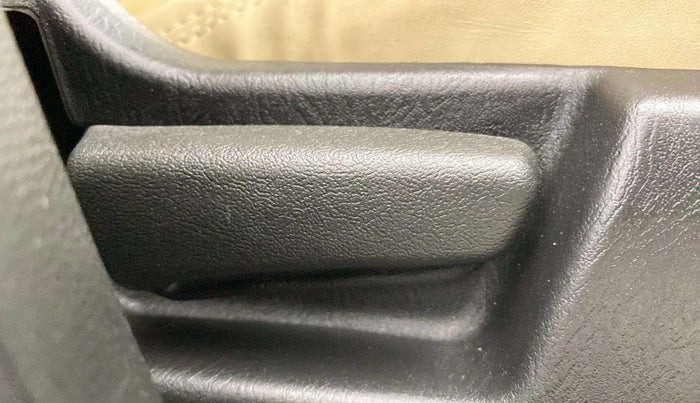 2022 Maruti Alto VXI, Petrol, Manual, 8,554 km, Driver Side Adjustment Panel
