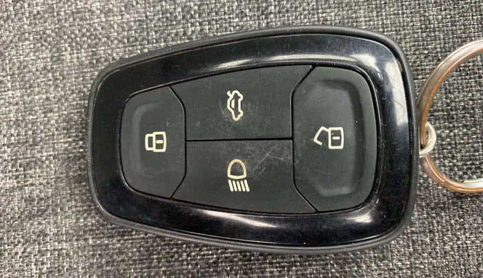 2020 Tata ALTROZ XZ PETROL, Petrol, Manual, 17,961 km, Key Close Up