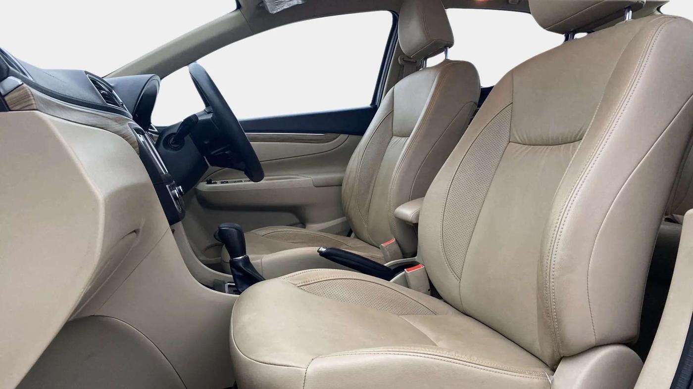 2019 Maruti Ciaz ALPHA  AT 1.5 SHVS PETROL, Petrol, Automatic, 26,502 km, Right Side Front Door Cabin