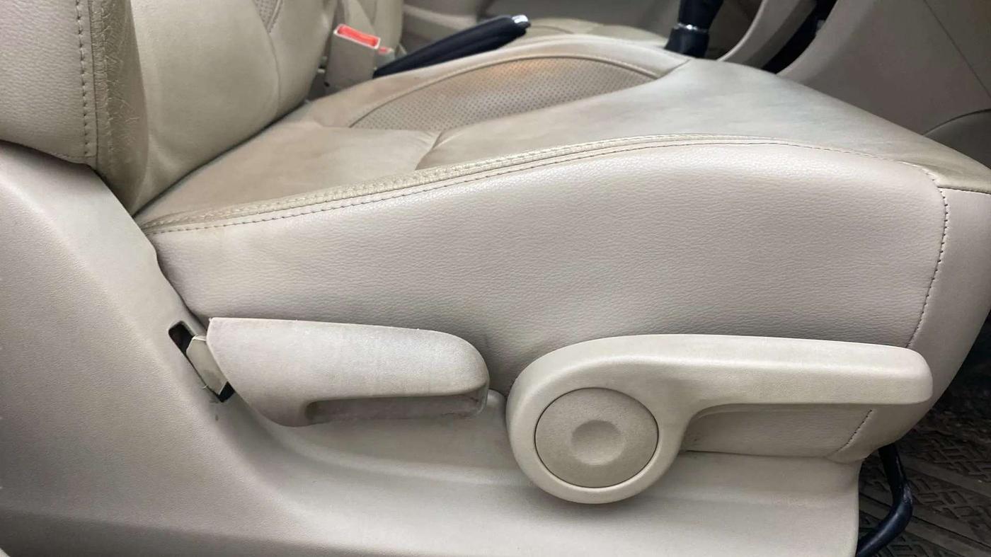 2019 Maruti Ciaz ALPHA  AT 1.5 SHVS PETROL, Petrol, Automatic, 26,502 km, Driver Side Adjustment Panel