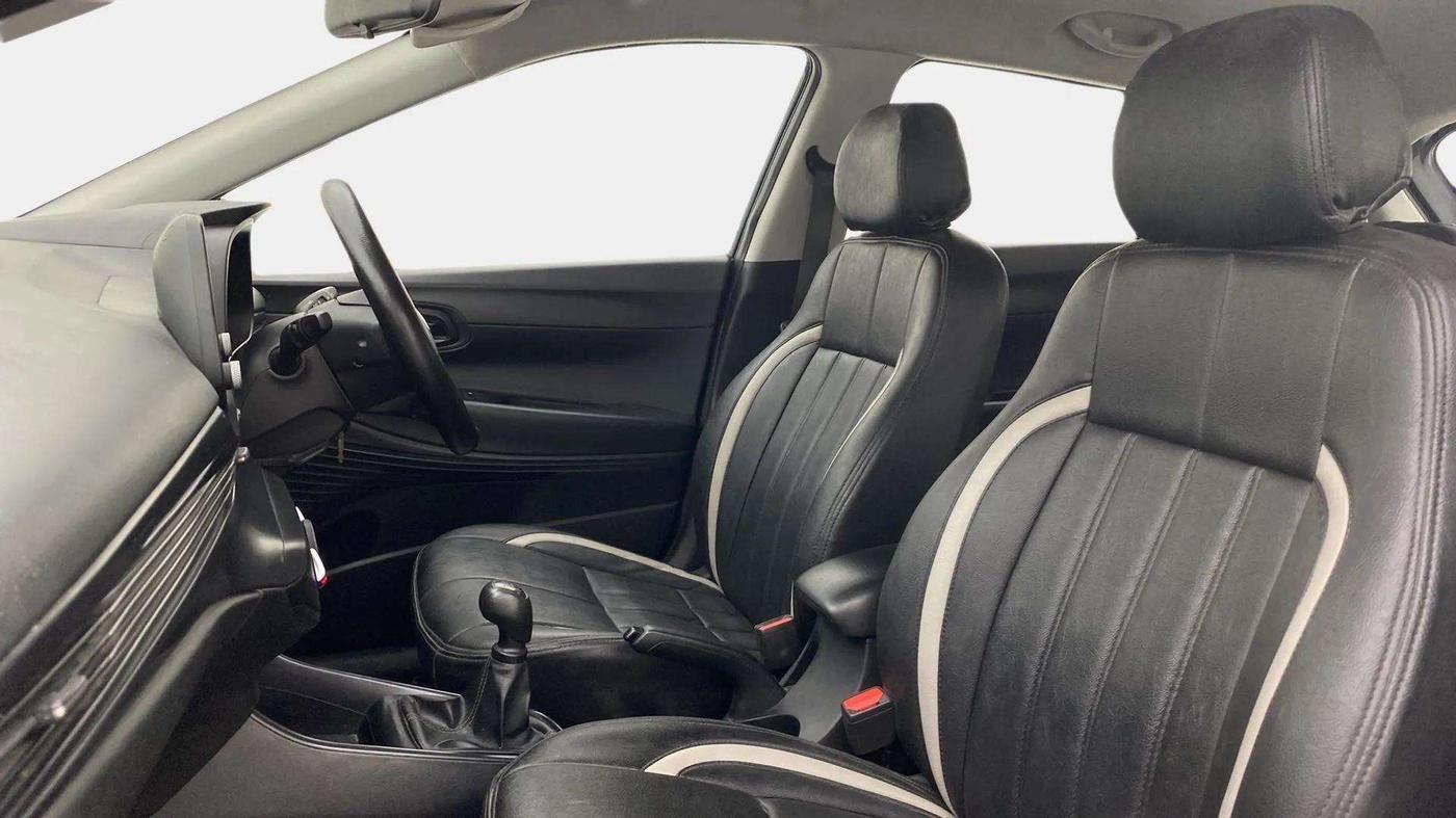 2021 Hyundai NEW I20 MAGNA 1.2 MT, Petrol, Manual, 62,760 km, Right Side Front Door Cabin