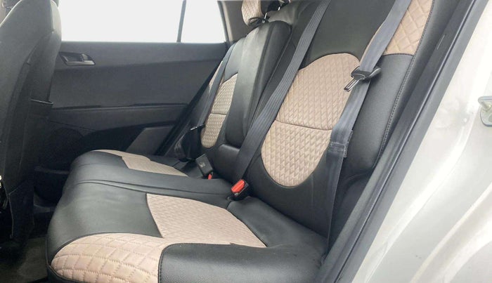 2016 Hyundai Creta SX PLUS 1.6 PETROL, Petrol, Manual, 97,671 km, Right Side Rear Door Cabin