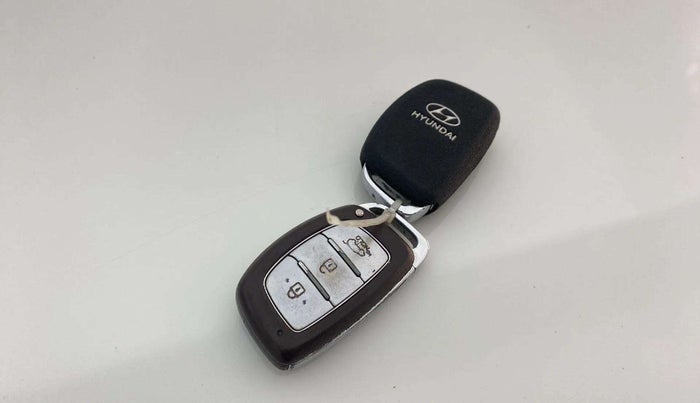 2016 Hyundai Creta SX PLUS 1.6 PETROL, Petrol, Manual, 97,671 km, Key Close Up