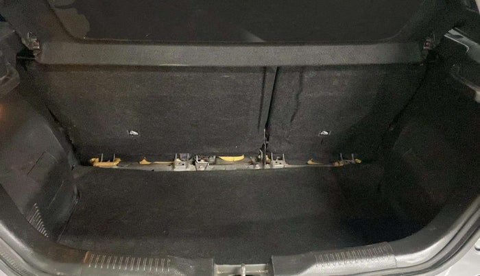 2017 Maruti IGNIS DELTA 1.2, Petrol, Manual, 68,408 km, Boot Inside