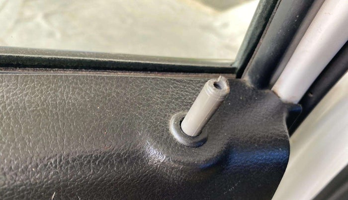 2020 Maruti Alto VXI, Petrol, Manual, 34,464 km, Lock system - Door lock knob has minor damage