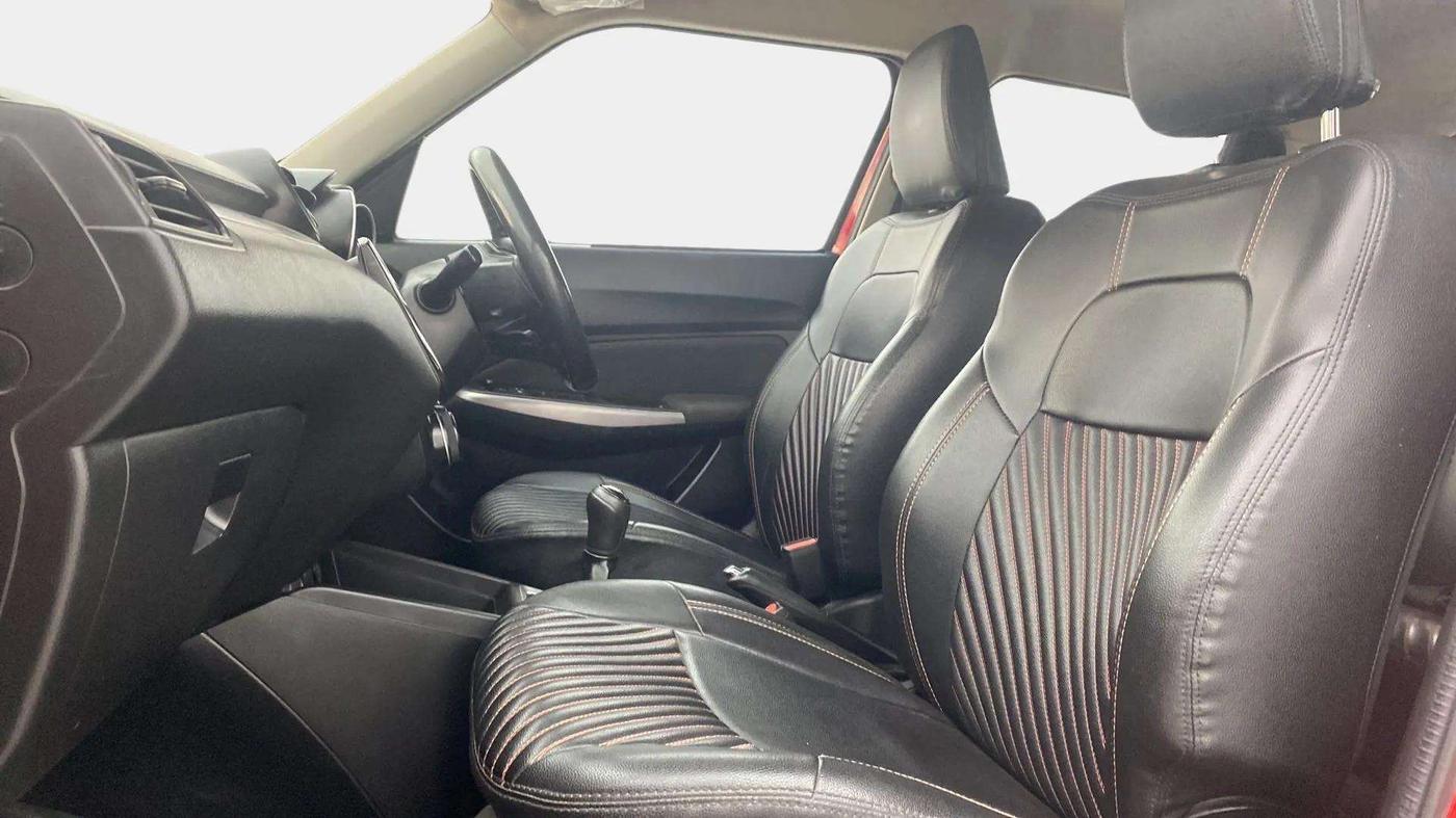 2021 Maruti Swift ZXI, Petrol, Manual, 51,599 km, Right Side Front Door Cabin