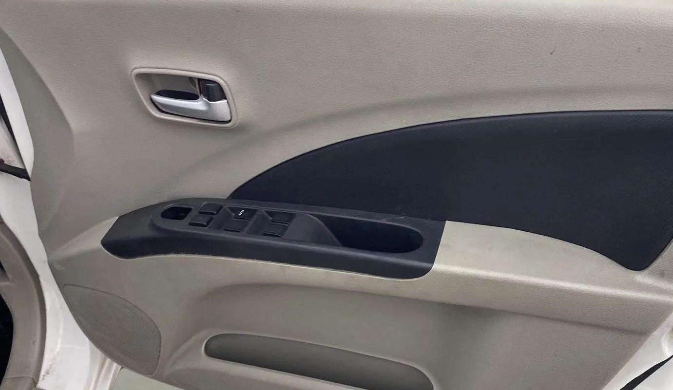 2014 Maruti Celerio VXI AMT, Petrol, Automatic, 1,07,535 km, Driver Side Door Panels Control