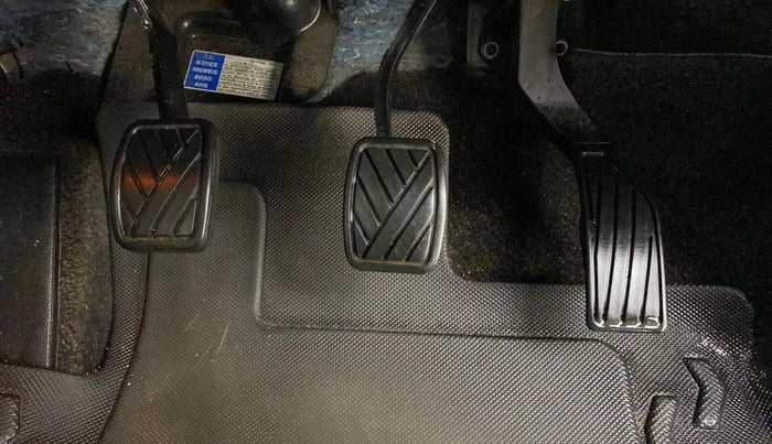 2020 Maruti Vitara Brezza VXI, Petrol, Manual, 39,461 km, Pedals