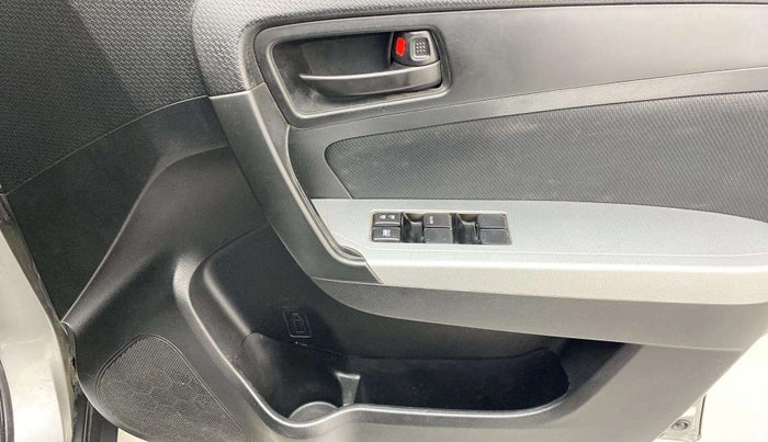 2020 Maruti Vitara Brezza VXI, Petrol, Manual, 39,461 km, Driver Side Door Panels Control