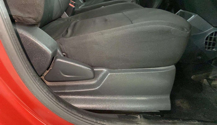 2016 Renault Kwid RXT 0.8, Petrol, Manual, 45,462 km, Driver Side Adjustment Panel