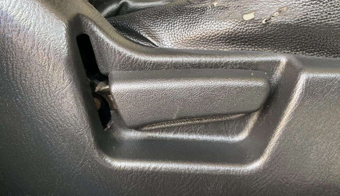 2021 Maruti Alto LXI CNG, CNG, Manual, 26,129 km, Driver Side Adjustment Panel