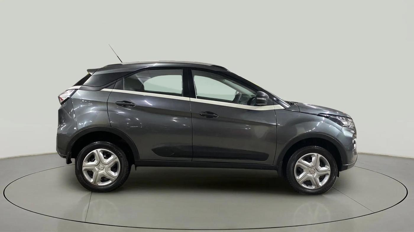 2022 Tata NEXON XMA PETROL, Petrol, Automatic, 26,952 km, Right Side View