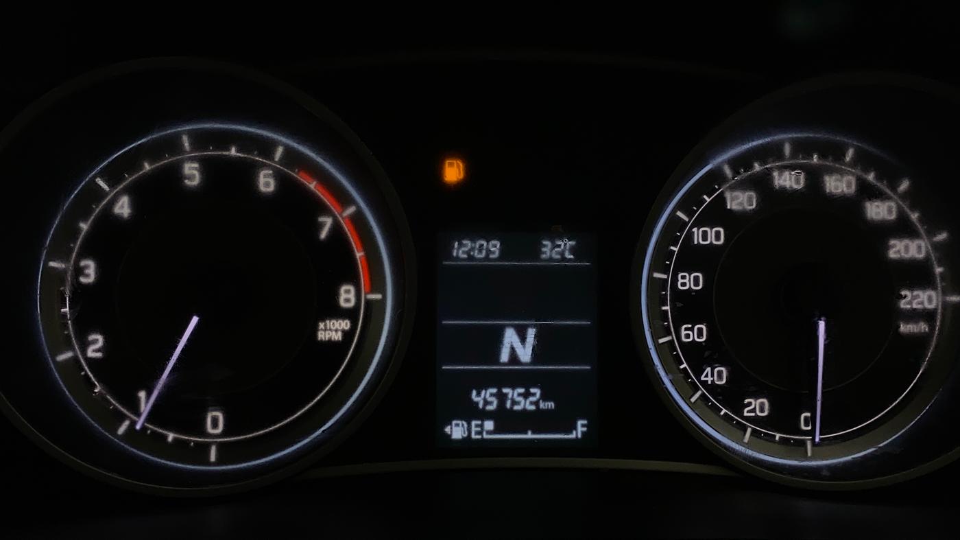 2017 Maruti Dzire VXI AMT, Petrol, Automatic, 45,674 km, Odometer Image
