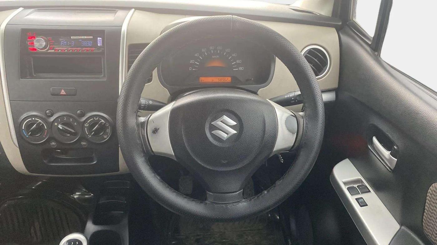 2014 Maruti Wagon R 1.0 LXI CNG, CNG, Manual, 59,021 km, Steering Wheel Close Up