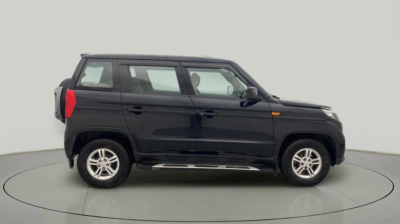 2023 Mahindra BOLERO NEO N10 R, Diesel, Manual, 31,848 km, Right Side View