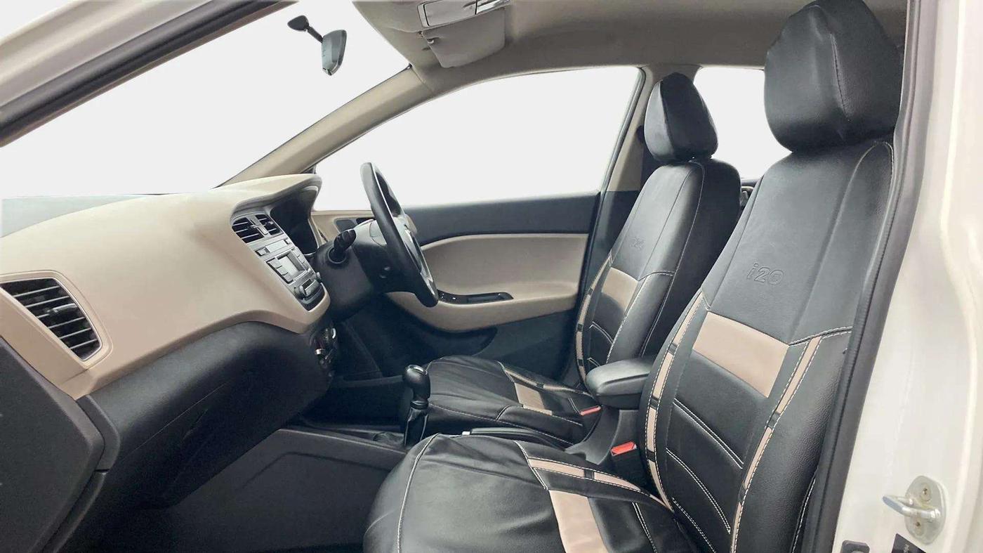 2015 Hyundai Elite i20 MAGNA 1.2, Petrol, Manual, 58,278 km, Right Side Front Door Cabin