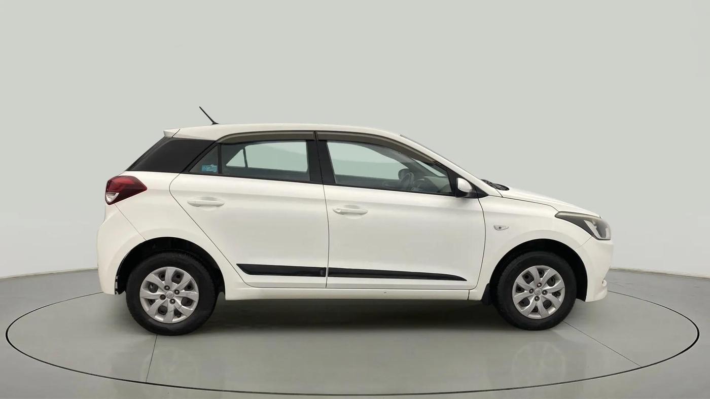 2015 Hyundai Elite i20 MAGNA 1.2, Petrol, Manual, 58,278 km, Right Side View