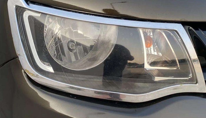 2018 Renault Kwid RXT 1.0 (O), Petrol, Manual, 44,446 km, Right headlight - Clamp has minor damage