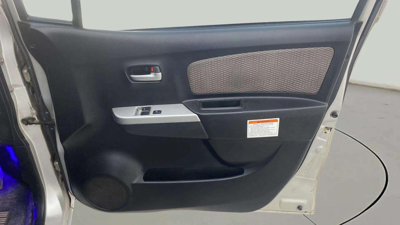 2013 Maruti Wagon R 1.0 LXI CNG, CNG, Manual, 98,532 km, Driver Side Door Panels Control