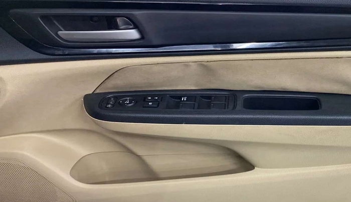 2019 Honda Amaze 1.2L I-VTEC S CVT, Petrol, Automatic, 34,195 km, Driver Side Door Panels Control