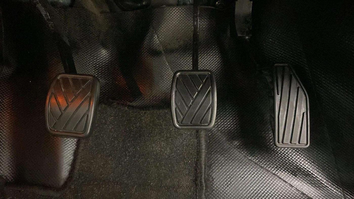 2017 Maruti Baleno ZETA PETROL 1.2, Petrol, Manual, 65,073 km, Pedals