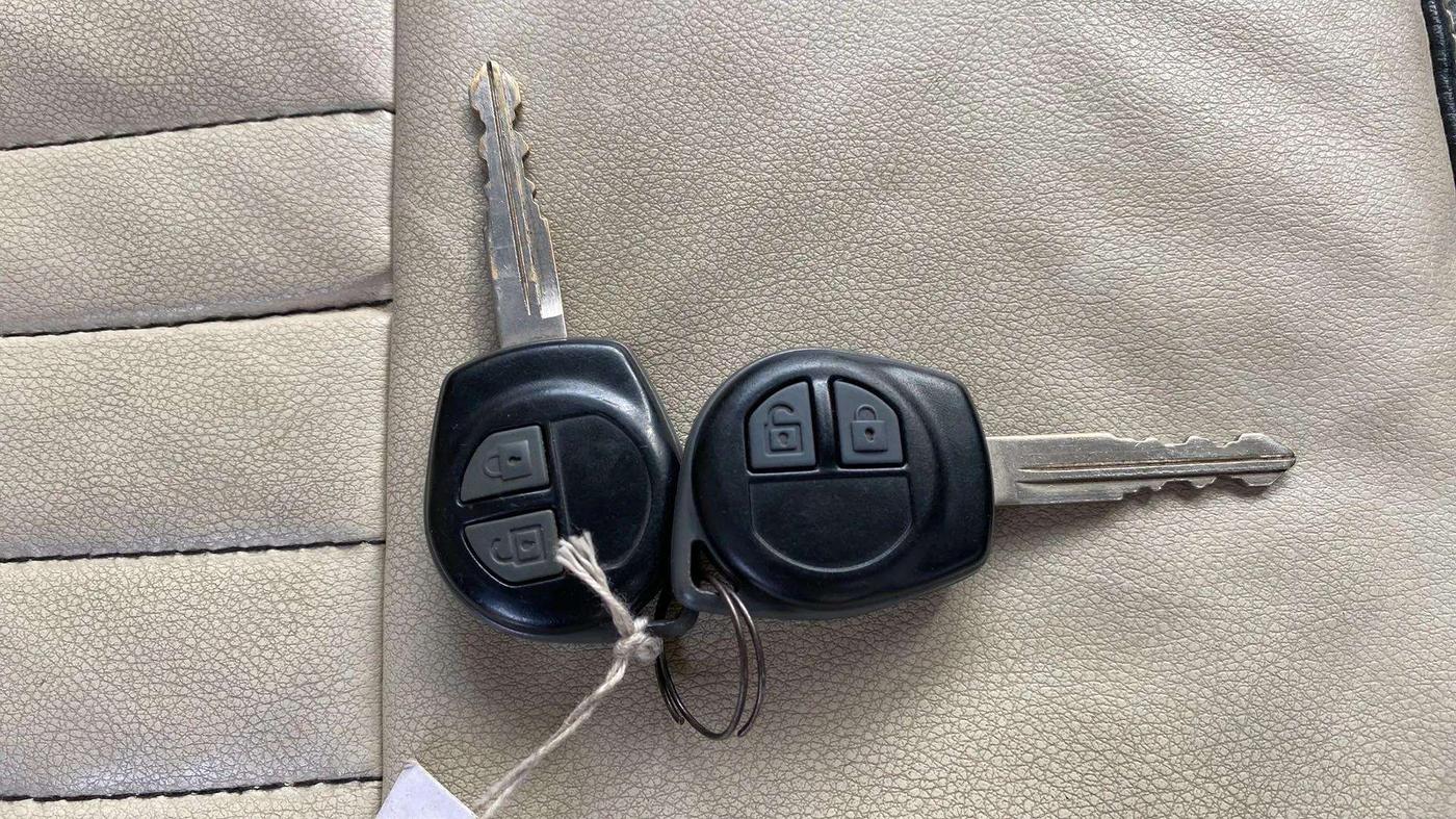 2016 Maruti Wagon R 1.0 VXI AMT, Petrol, Automatic, 21,139 km, Key Close Up