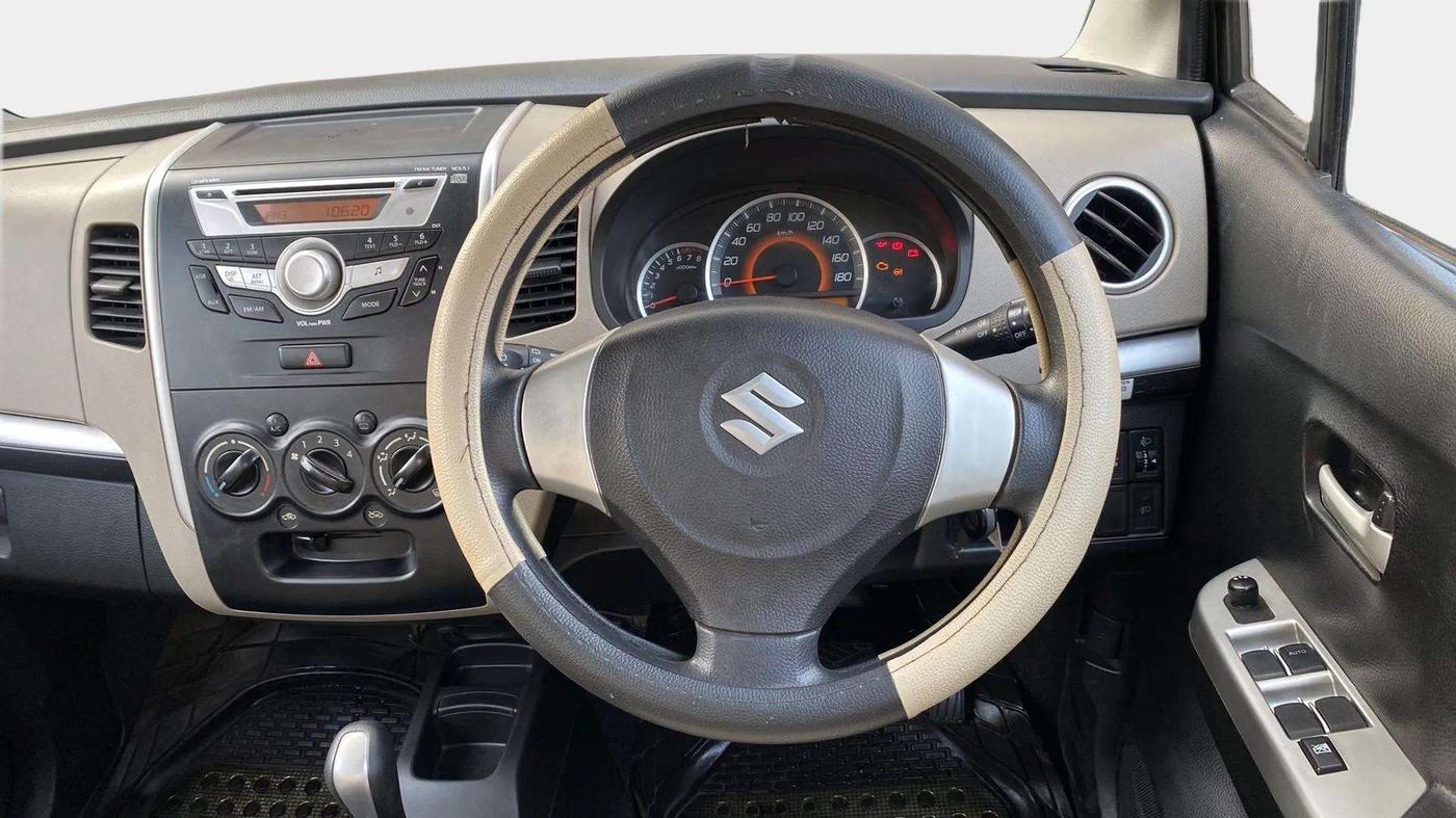2016 Maruti Wagon R 1.0 VXI AMT, Petrol, Automatic, 21,139 km, Steering Wheel Close Up