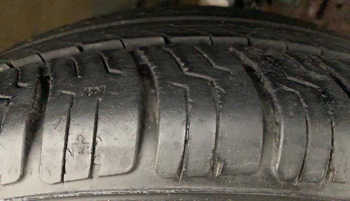 2015 Honda Amaze 1.2L I-VTEC VX, Petrol, Manual, 91,277 km, Right Front Tyre Tread