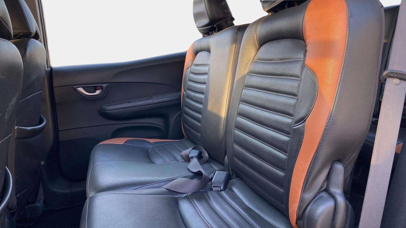 2018 Honda BR-V 1.5L I-VTEC S, Petrol, Manual, 41,102 km, Right Side Rear Door Cabin