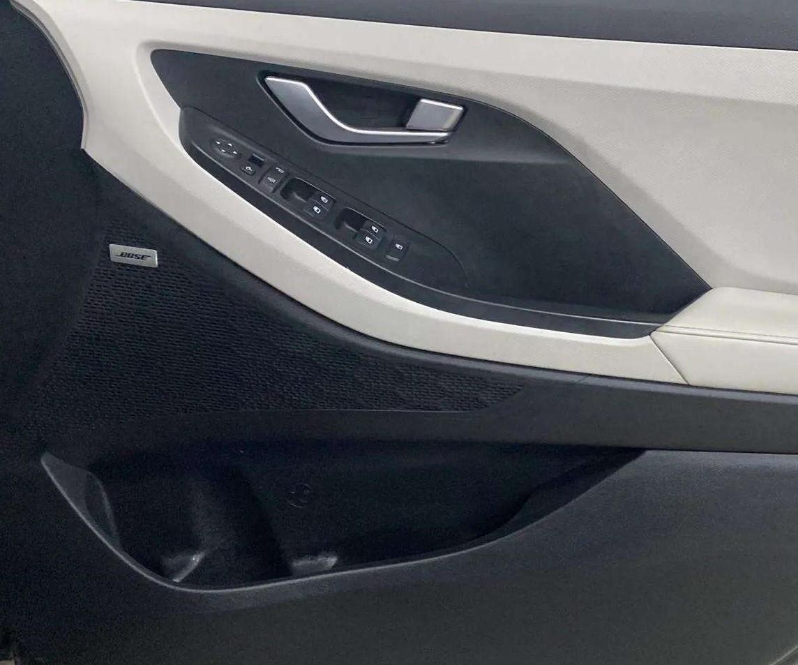 2023 Hyundai Creta SX (O) IVT 1.5 PETROL, Petrol, Automatic, 7,036 km, Driver Side Door Panels Control