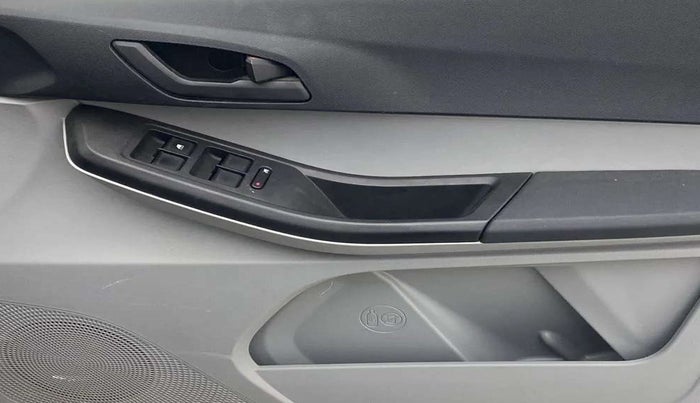 2021 Tata Tiago XZ PETROL, Petrol, Manual, 23,467 km, Driver Side Door Panels Control