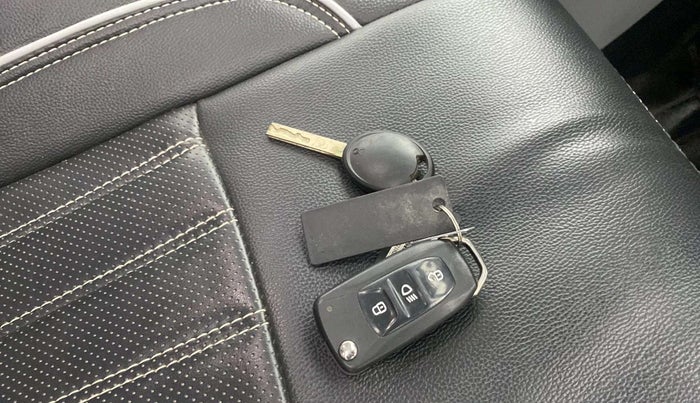 2021 Tata Tiago XZ PETROL, Petrol, Manual, 23,467 km, Key Close Up