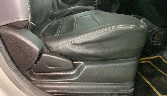 2017 Renault Kwid RXL, Petrol, Manual, 39,701 km, Driver Side Adjustment Panel
