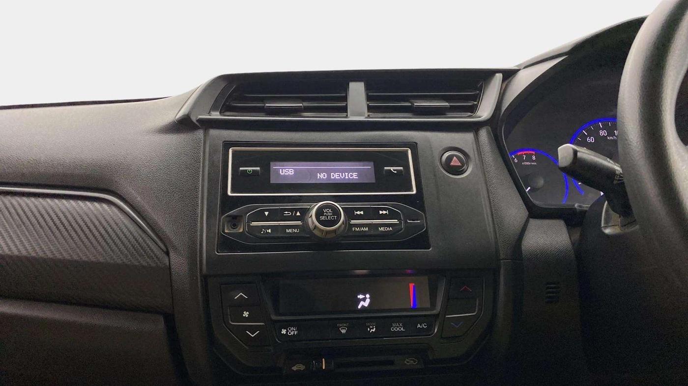 2017 Honda Brio E MT, CNG, Manual, 1,11,280 km, Air Conditioner
