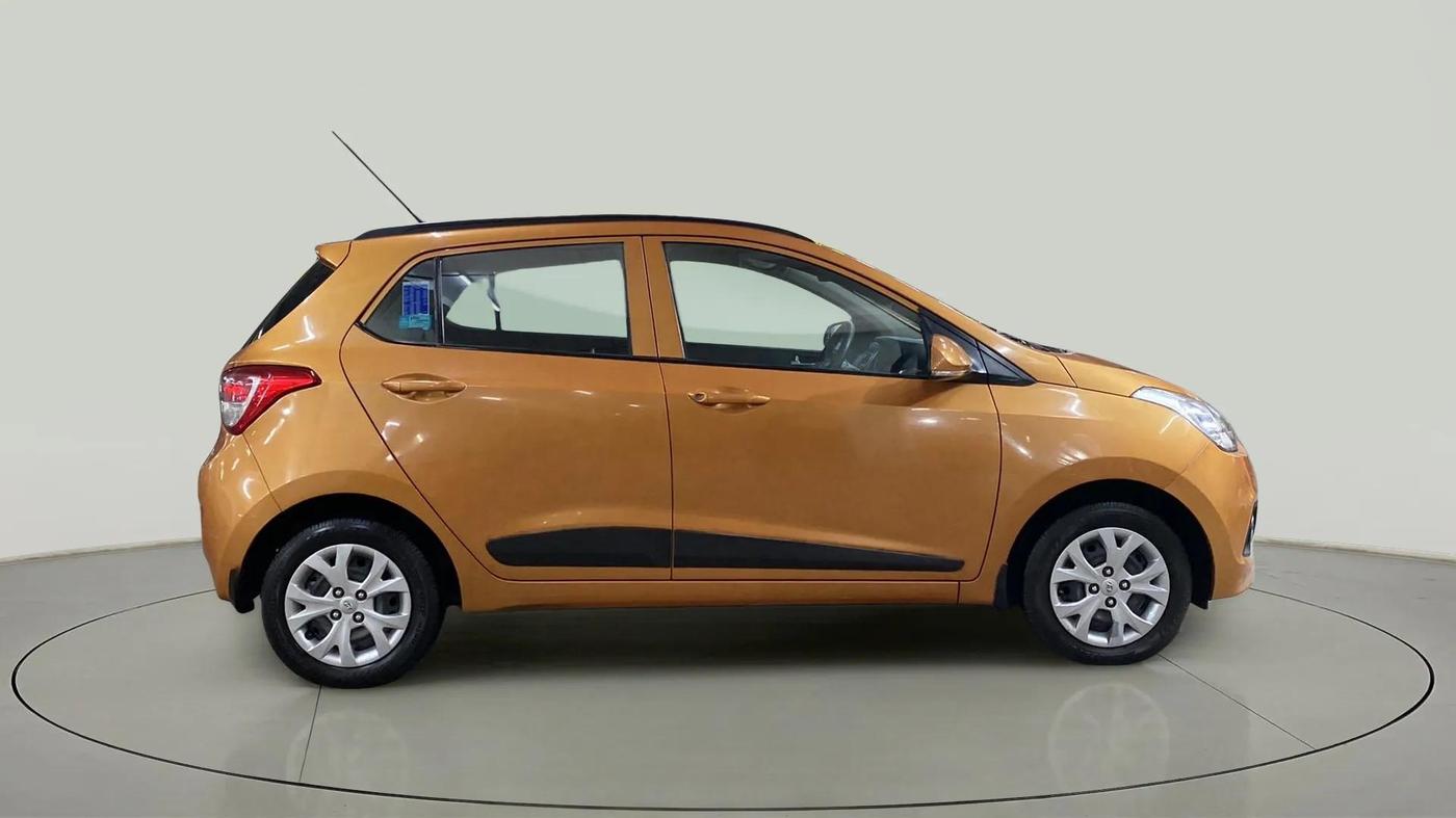 2015 Hyundai Grand i10 SPORTZ 1.2 KAPPA VTVT, Petrol, Manual, 50,488 km, Right Side View
