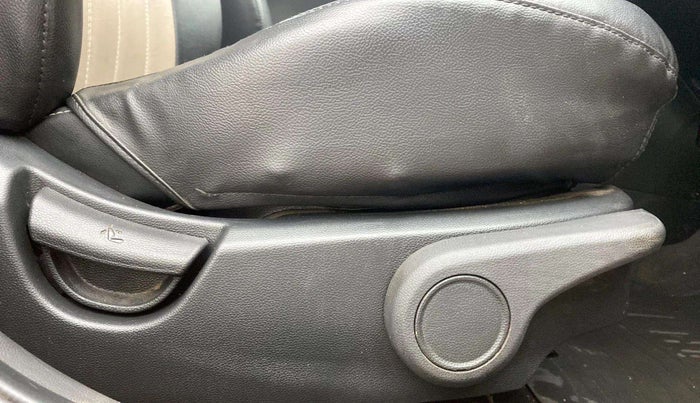 2017 Hyundai Grand i10 ASTA 1.2 KAPPA VTVT, Petrol, Manual, 60,760 km, Driver Side Adjustment Panel